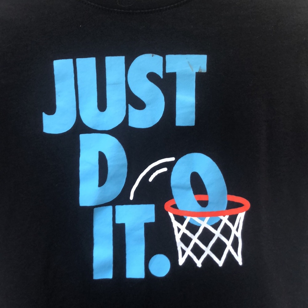 Nike Boys Black "Just Do It" Basketball Graphic Tee – Size XL - Picture 3 of 10